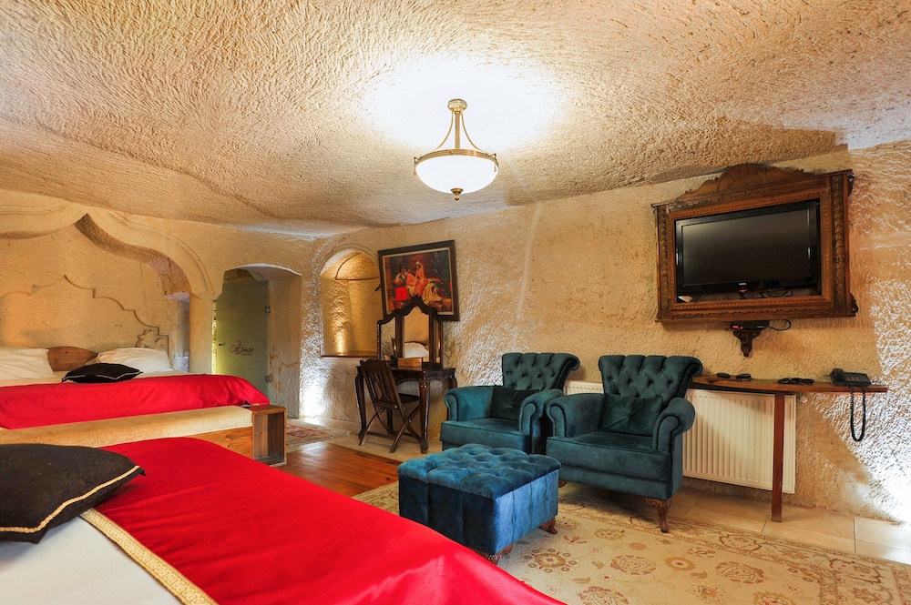 Ottoman Cave Suites 25/77