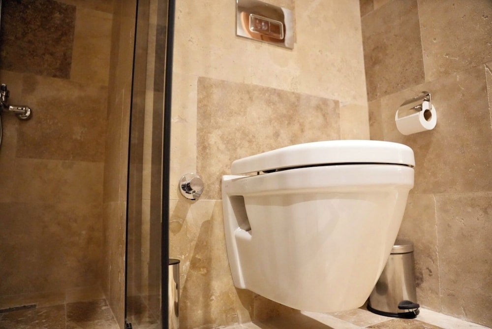 Khalkedon Suite 27/50