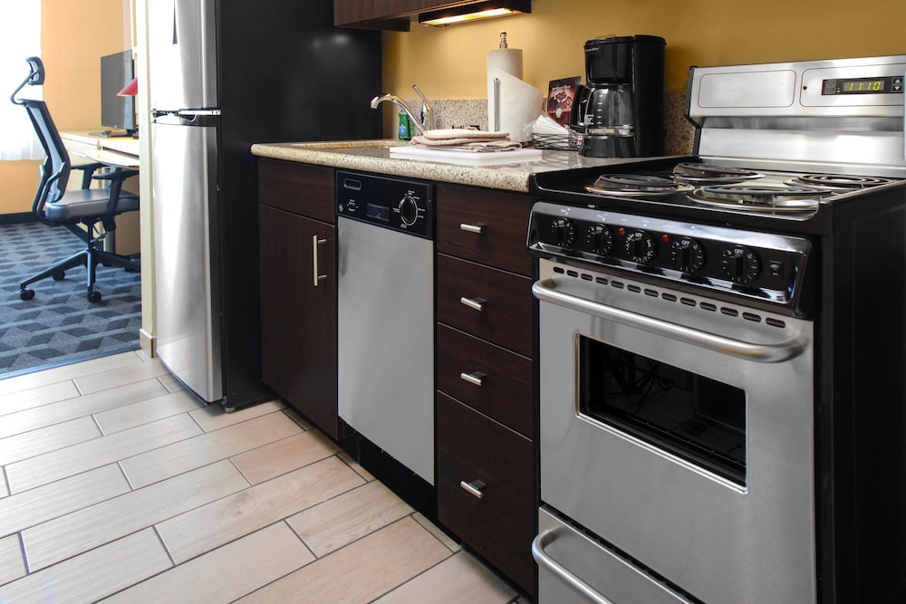 TOWNEPLACE SUITES BAKERSFIELD WEST 22/42
