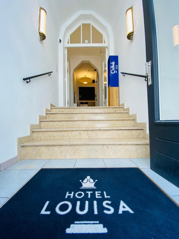 Louisa Hotel 8/57