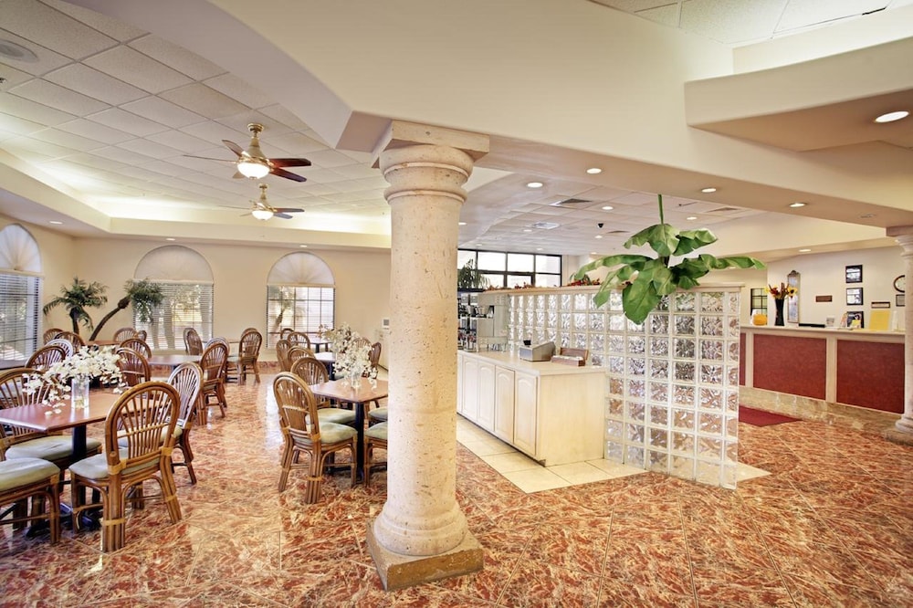 Home2 Suites by Hilton South Padre Island 55/72