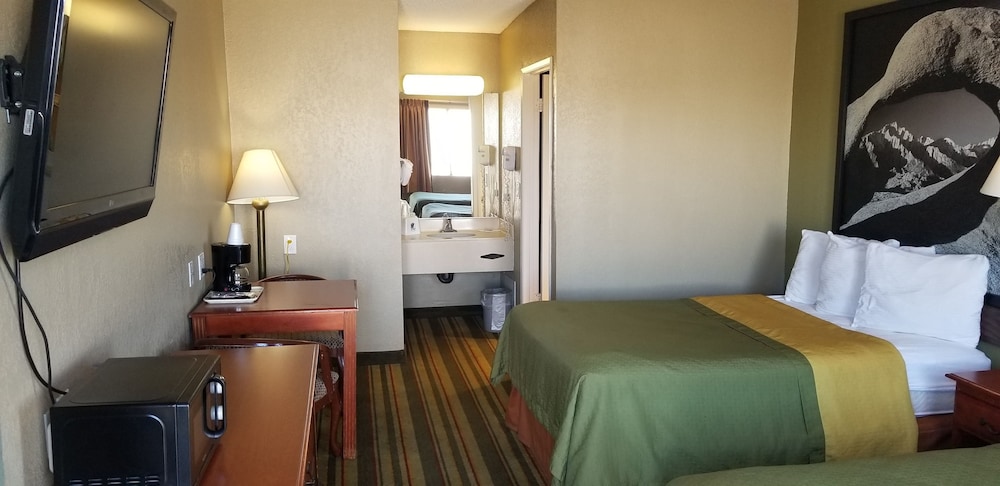 Super 8 By Wyndham Ridgecrest 14/44