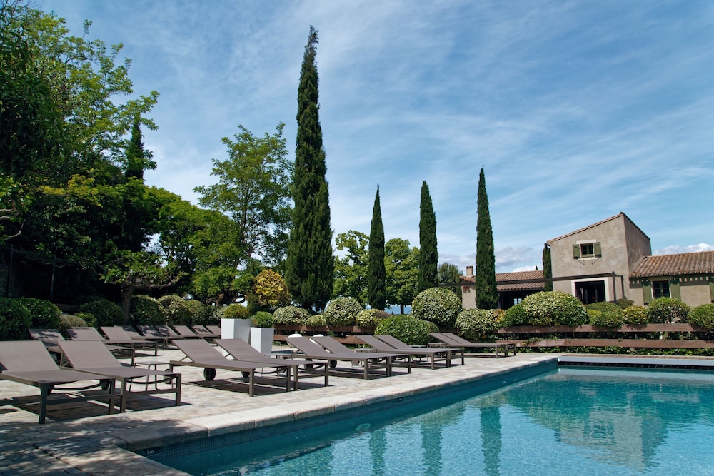 Hotel Du Chateau & Spa Carita 38/50