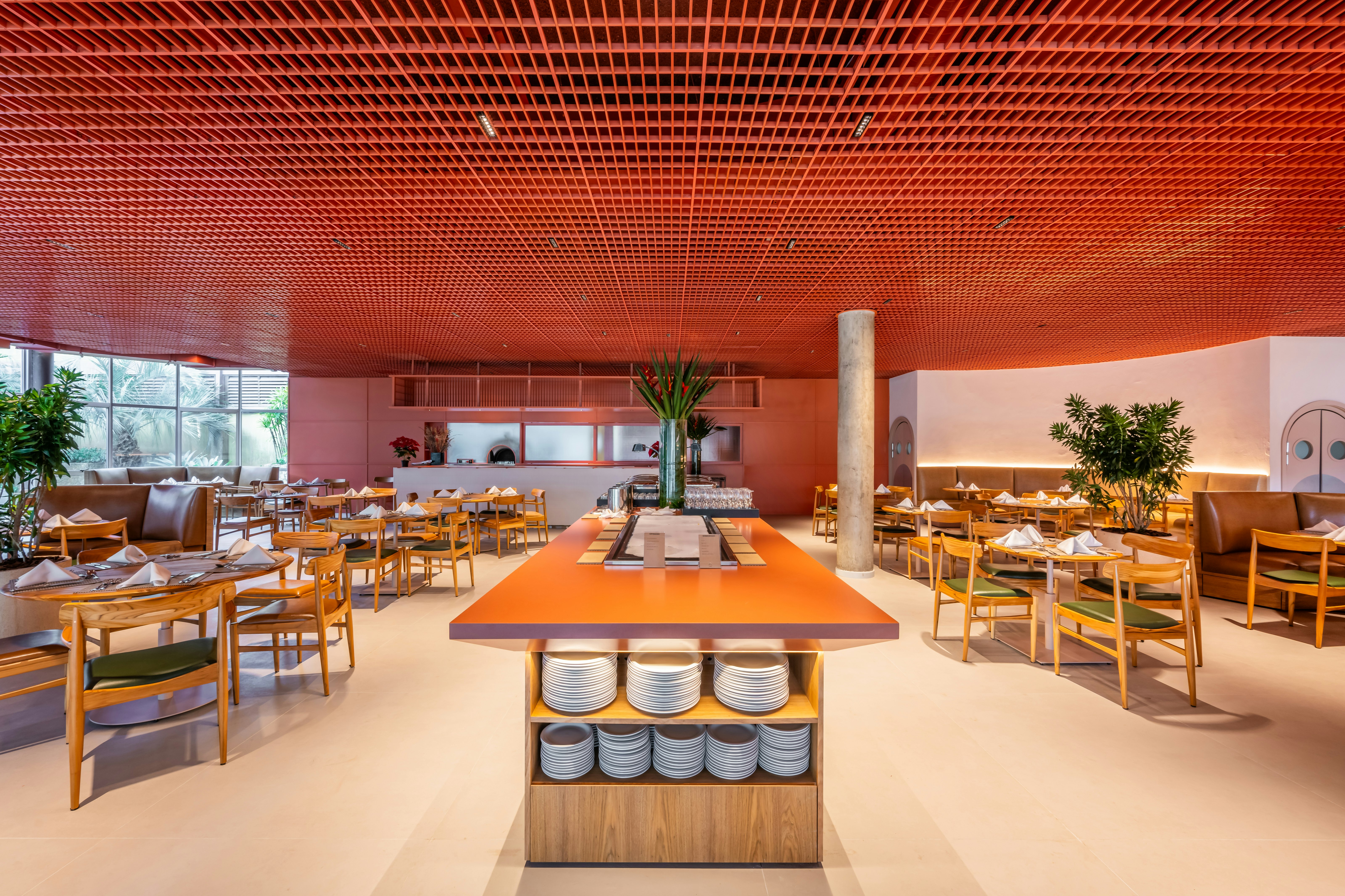 Almenat Embu das Artes, Tapestry Collection by Hilton 26/31