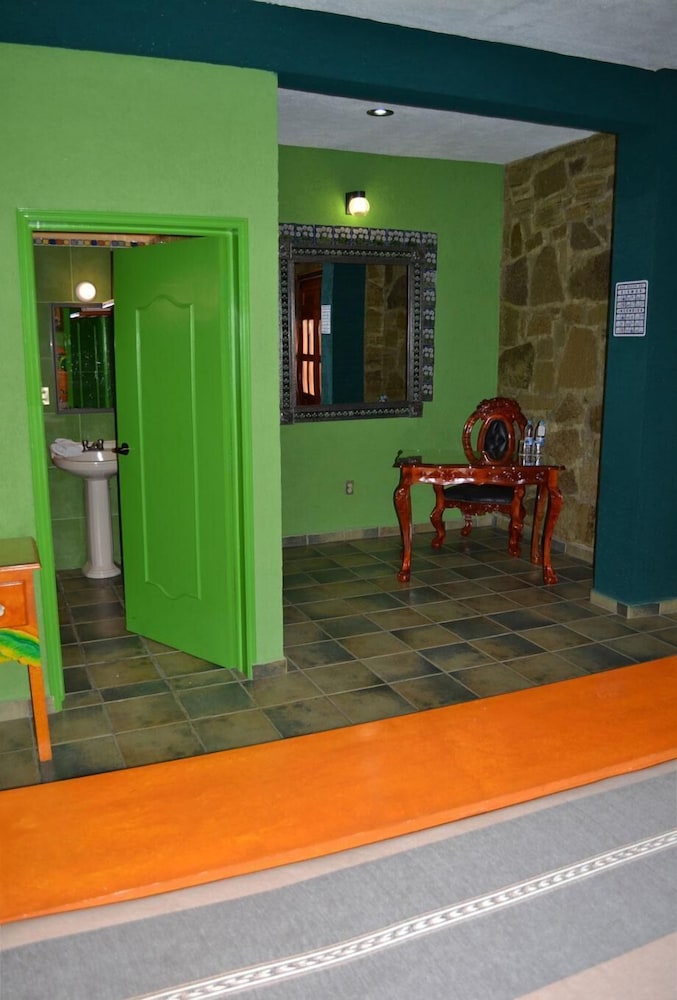 Hotel Posada La Casona de Cortes 64/72