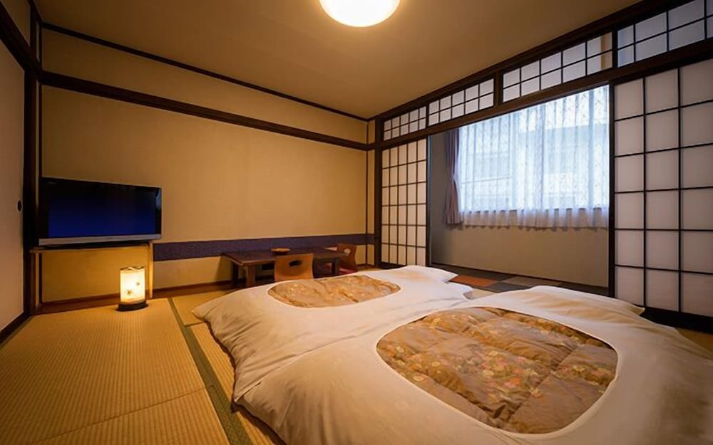 Hotel Hananoyu 3/18