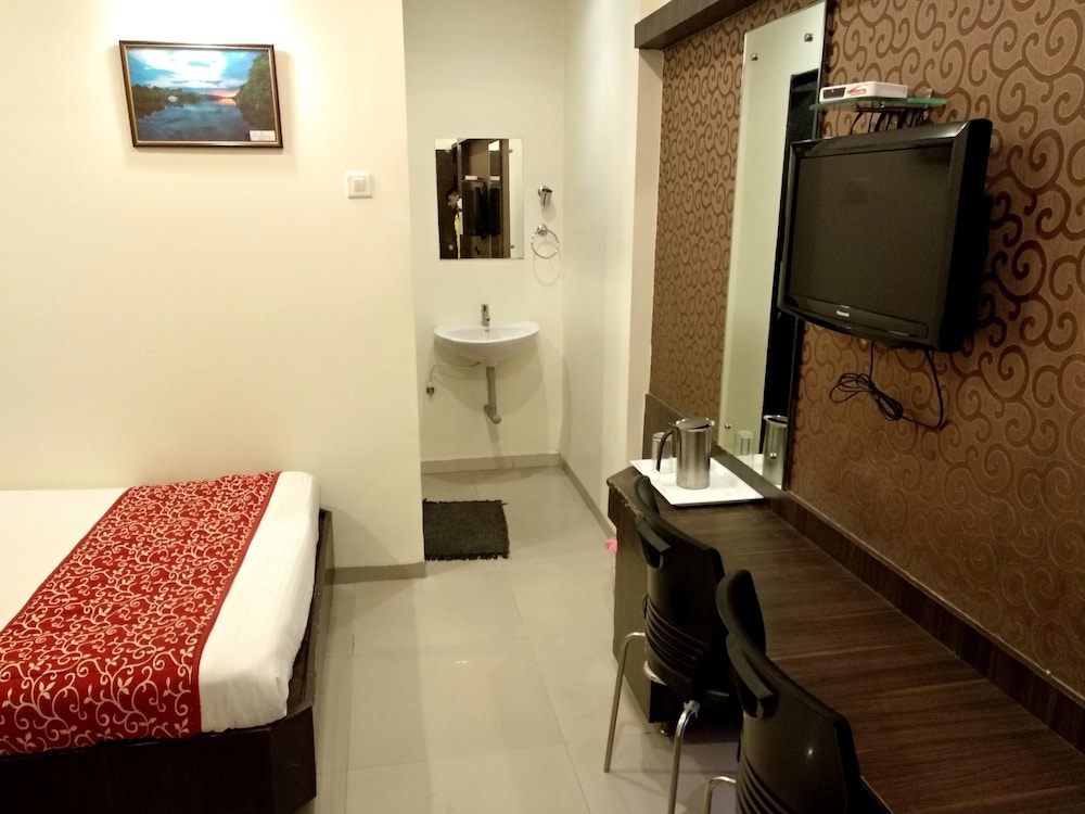Hotel Sai Grand Castle Inn 36/38