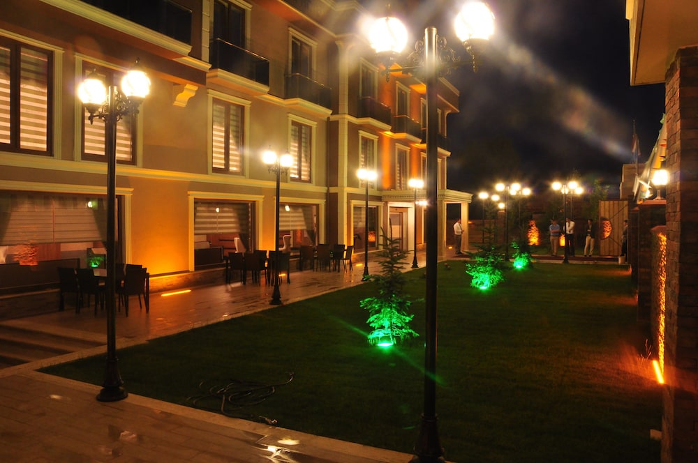 Aygür Hotel 19/23