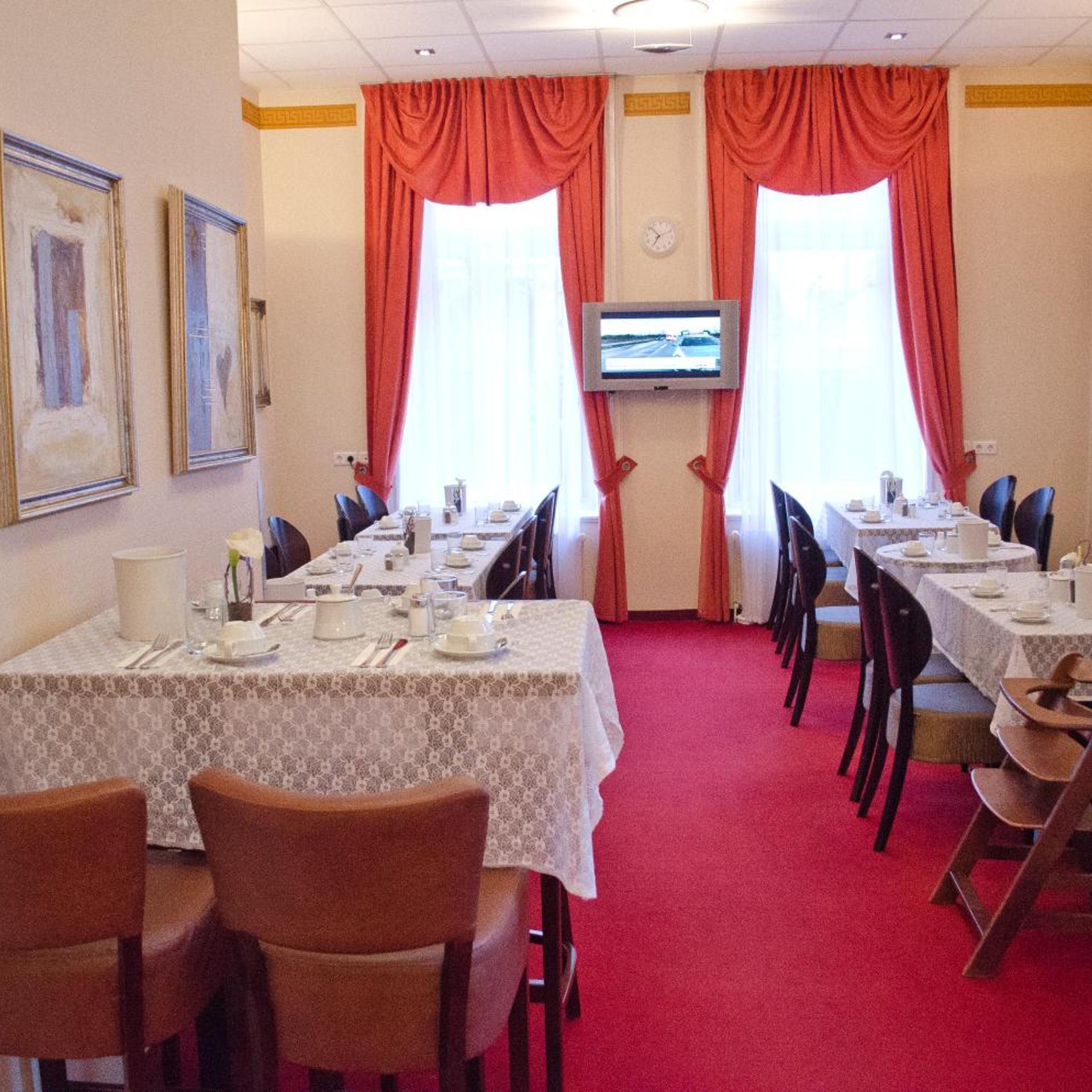 Hotel Polo Am Zob 40/54