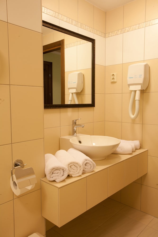 Airinn Vilnius Hotel 12/75