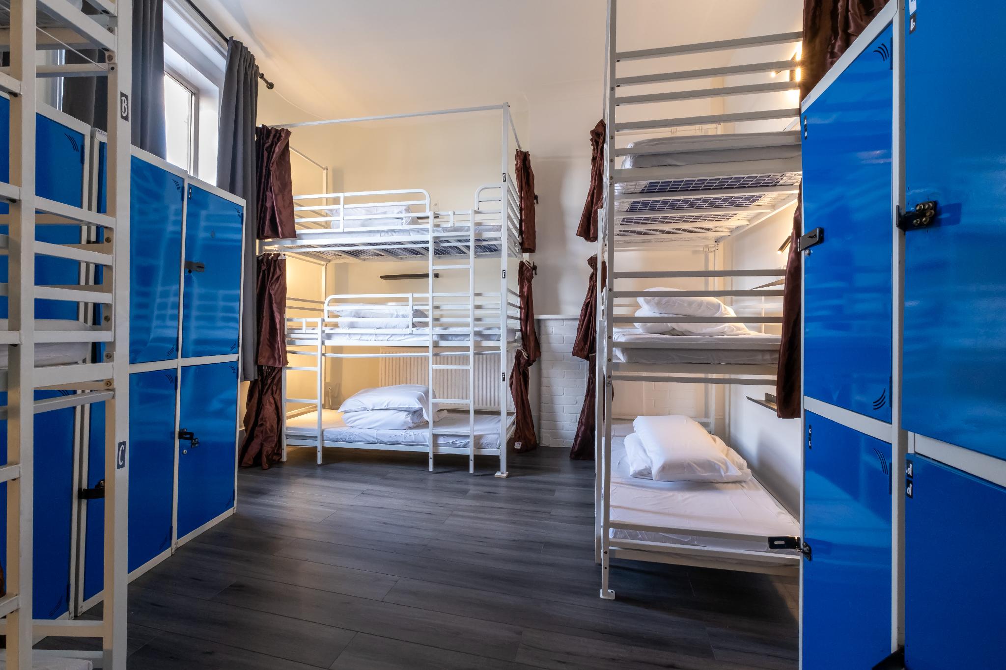 MIXED DORM, 6 BEDS