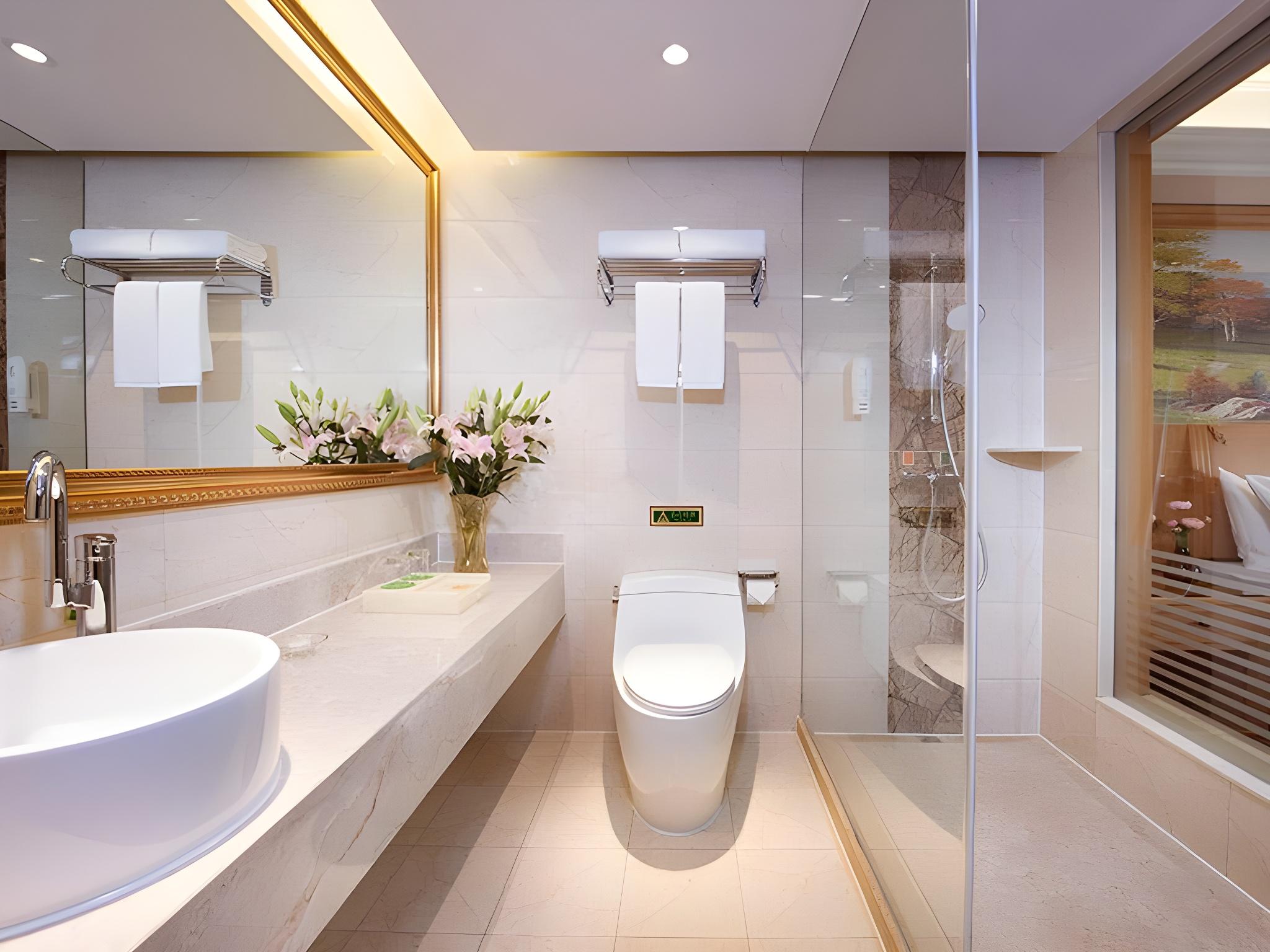 Vienna Hotel Shanghai International Tourist Resort Xiuyan Road Metro Station Bra 33/36