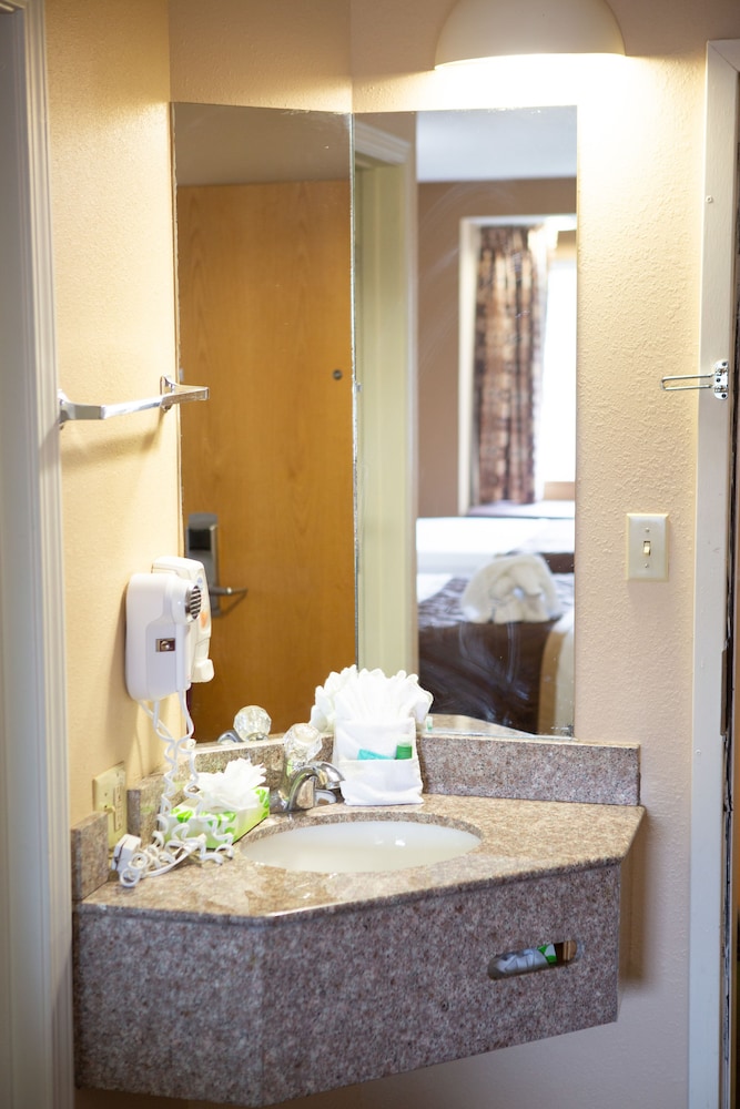Guest Inn Pigeon Forge 47/48