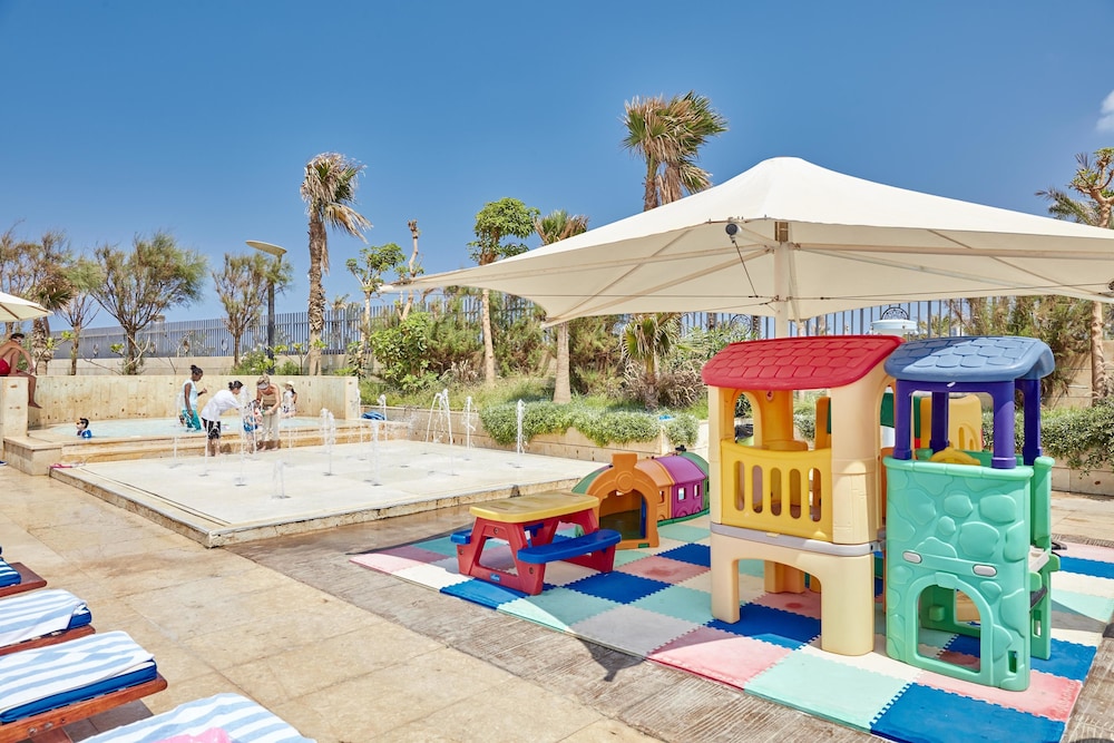 Coral Beach Hotel & Resort Beirut 40/49