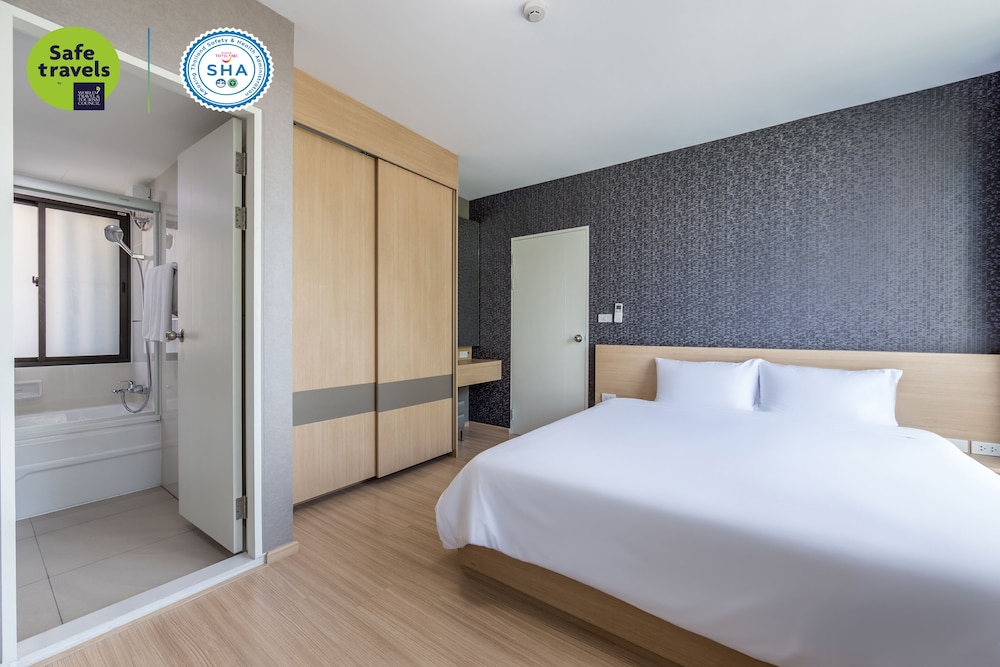 1 BEDROOM, PREMIUM, SUITE