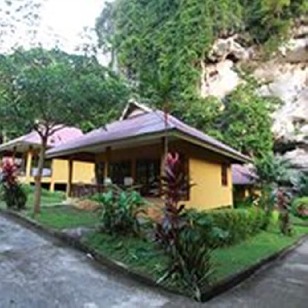 Tonsai Bay Resort 3/50