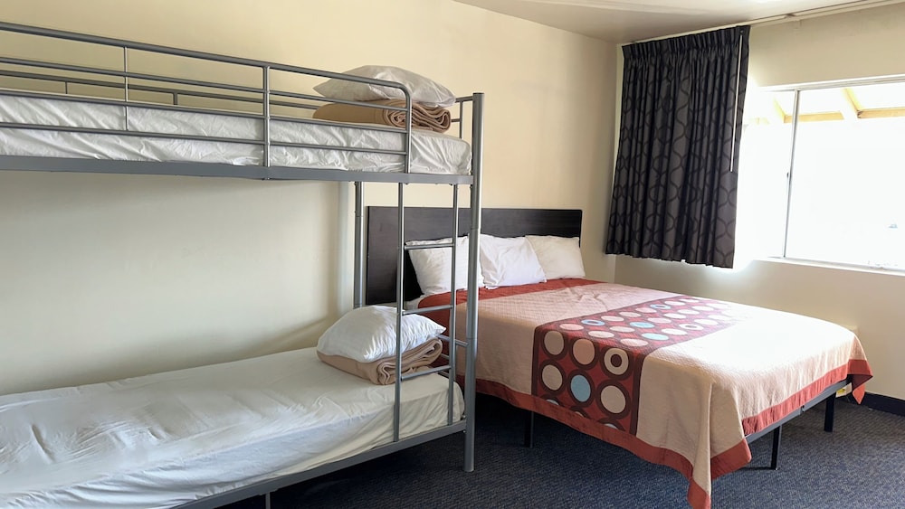 Hotel Elevation 13/45