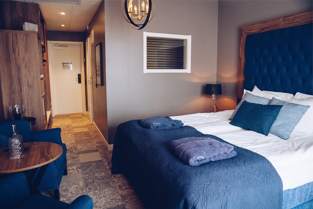Junior Suite, Queen Bed, Sauna, Terrace