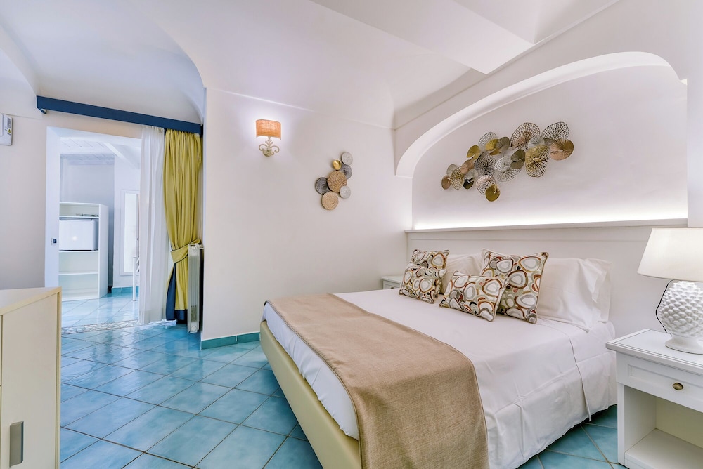 غرفة قياسية رباعية بسريرين كينج، Hotel Villa Melodie - Adults Only 5/8