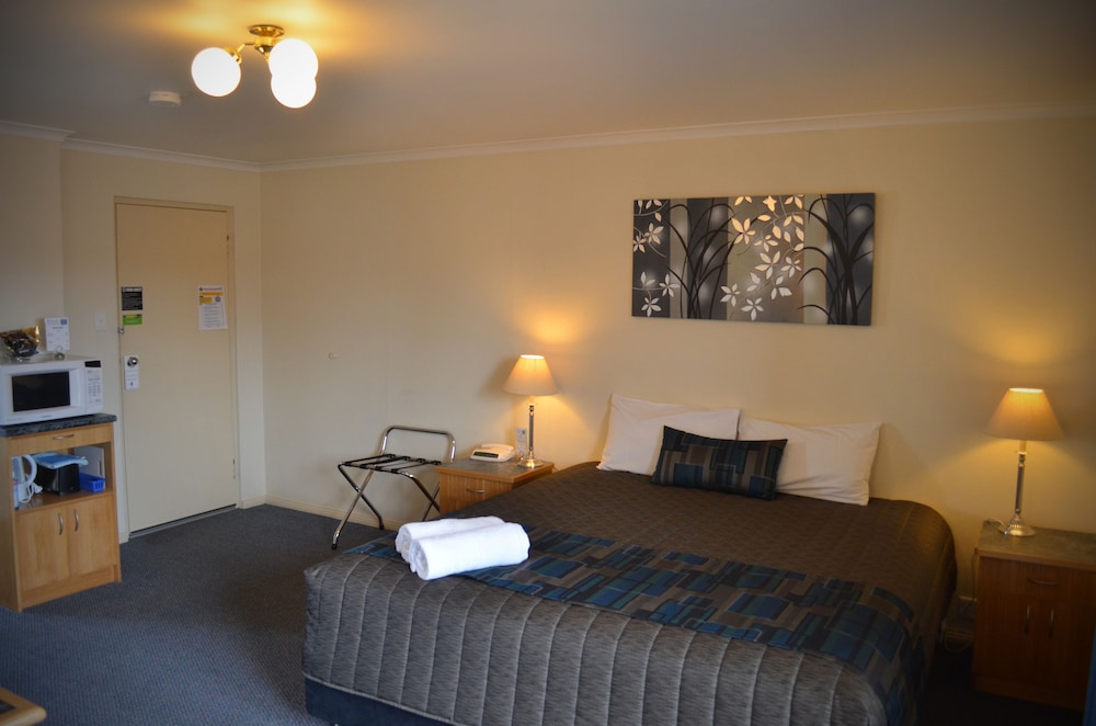 Arkana Motor Inn & Terrace Apartments 14/33