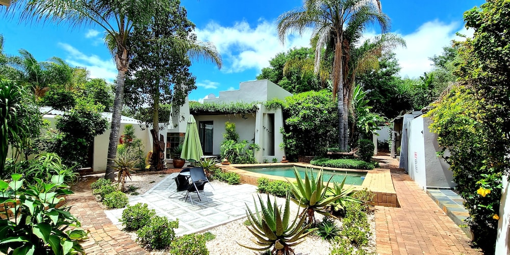African Roots Guest House 47/50