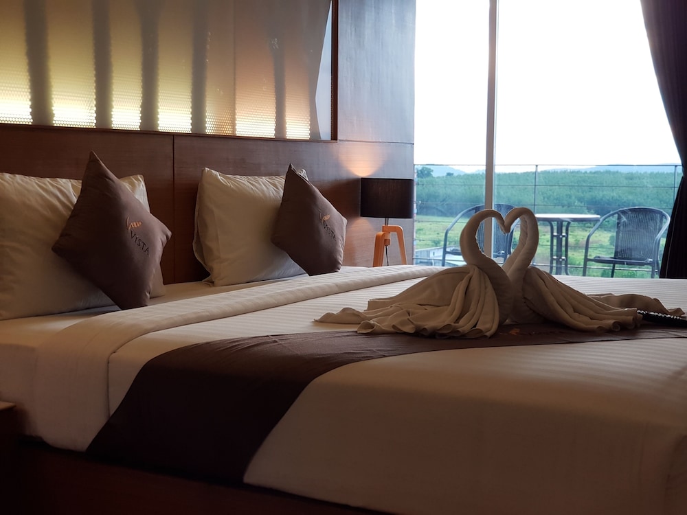 The Vista Hotel 41/47