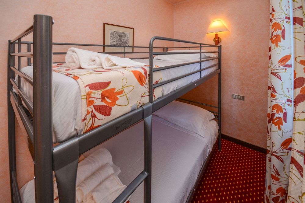 HOTEL OLIVETO 30/73