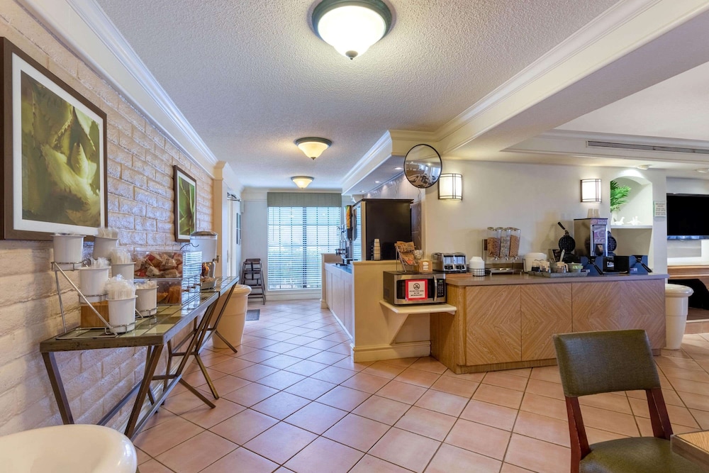 La Quinta Inn Huntsville Research Park 33/38
