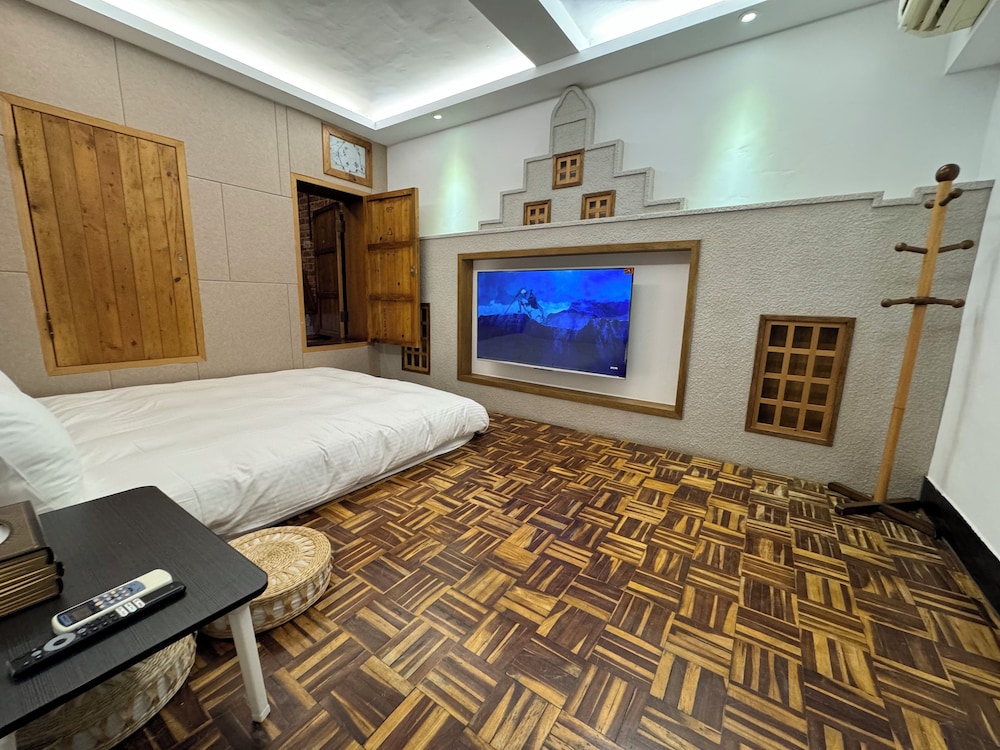 Slow Pace Tainan Hostel 7/32