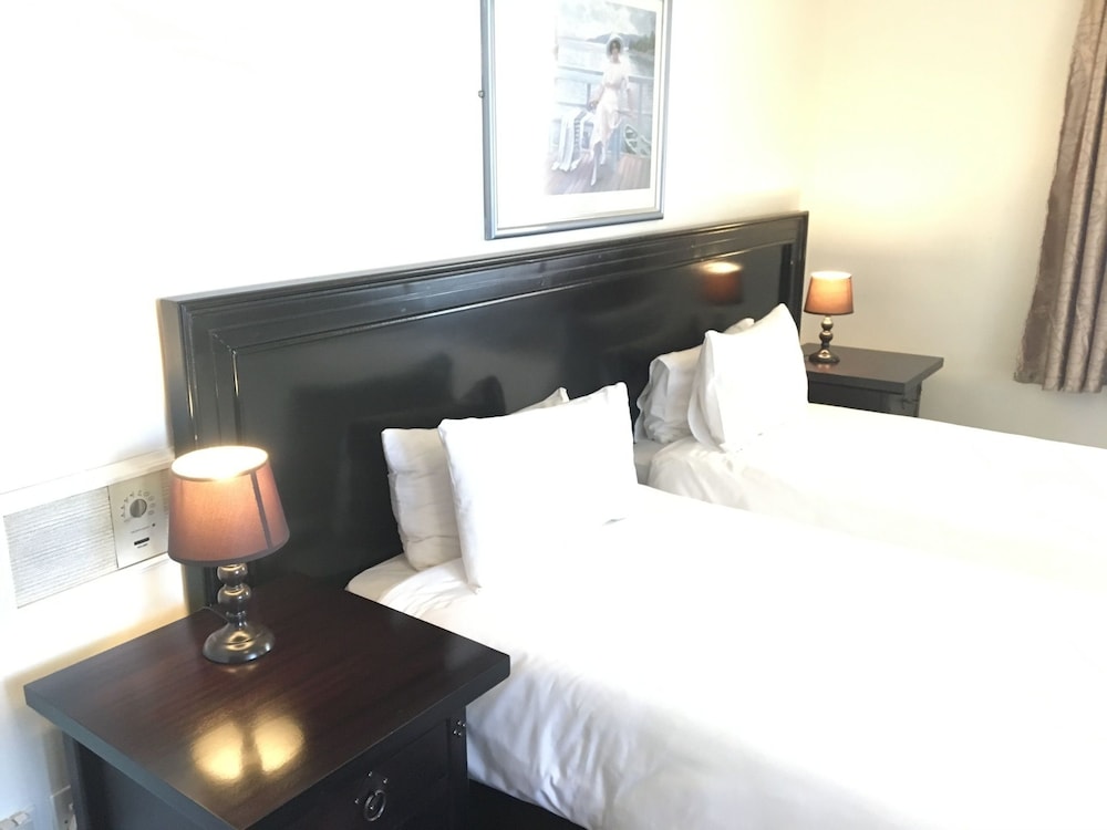 Savoy Hotel Kimberley 15/32