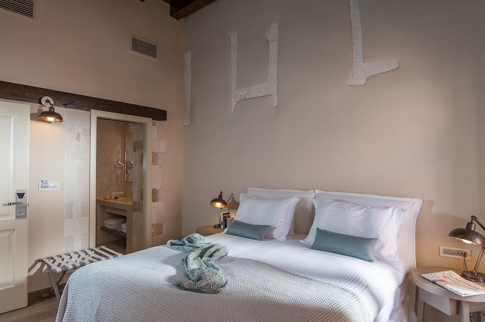 Serenissima Boutique Hotel 17/71