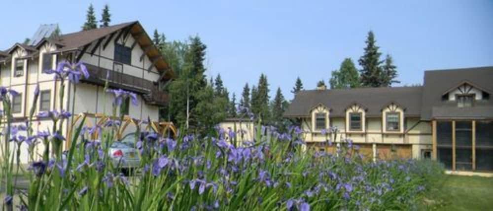 7 Gables Inn Suites 1/50