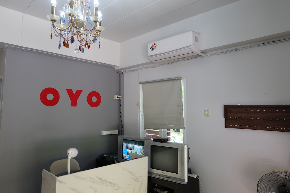 OYO 75429 101 Place Navanakorn 11/43