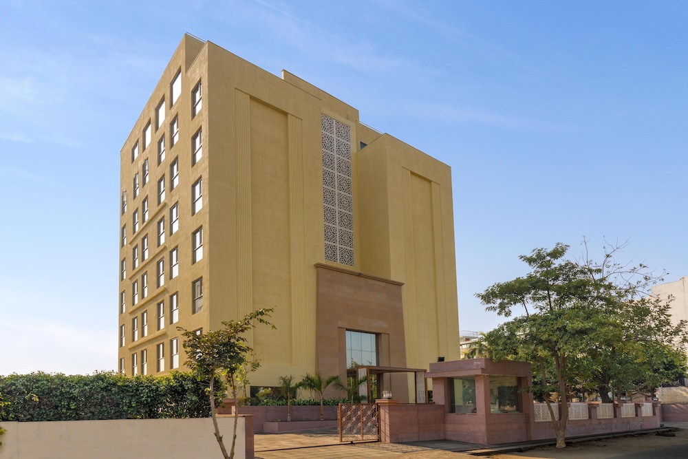 Ginger Greater Noida Pari Chowk