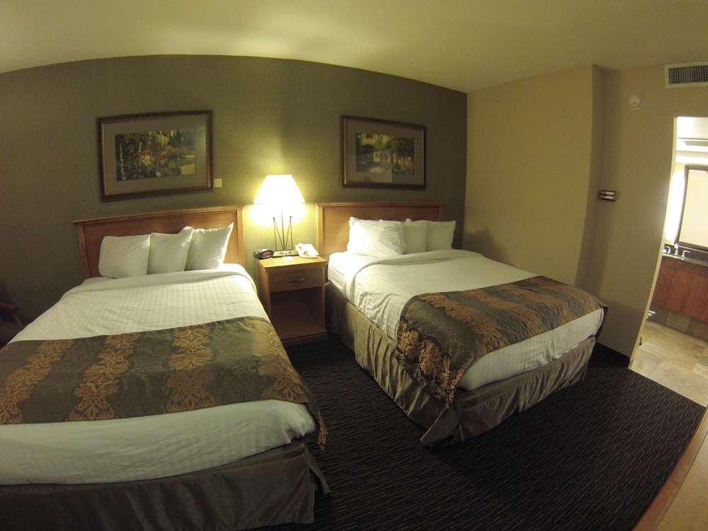 Biltmore Hotel & Suites 11/27