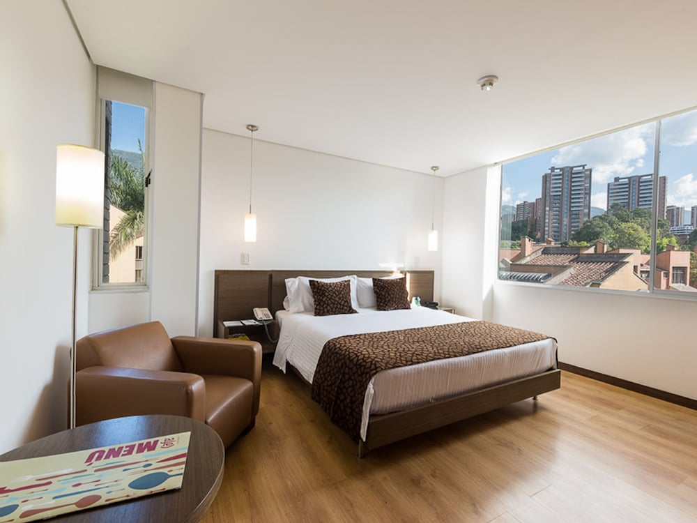 Hotel Poblado Alejandria 11/66