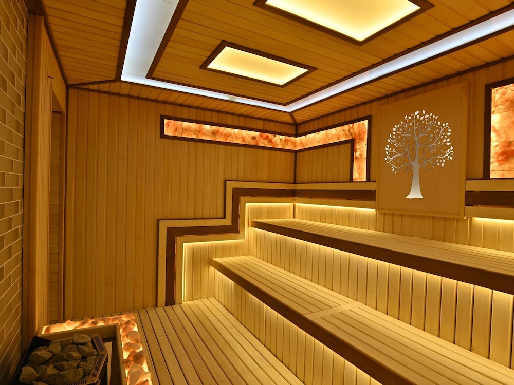 Mercure Tashkent North 63/90