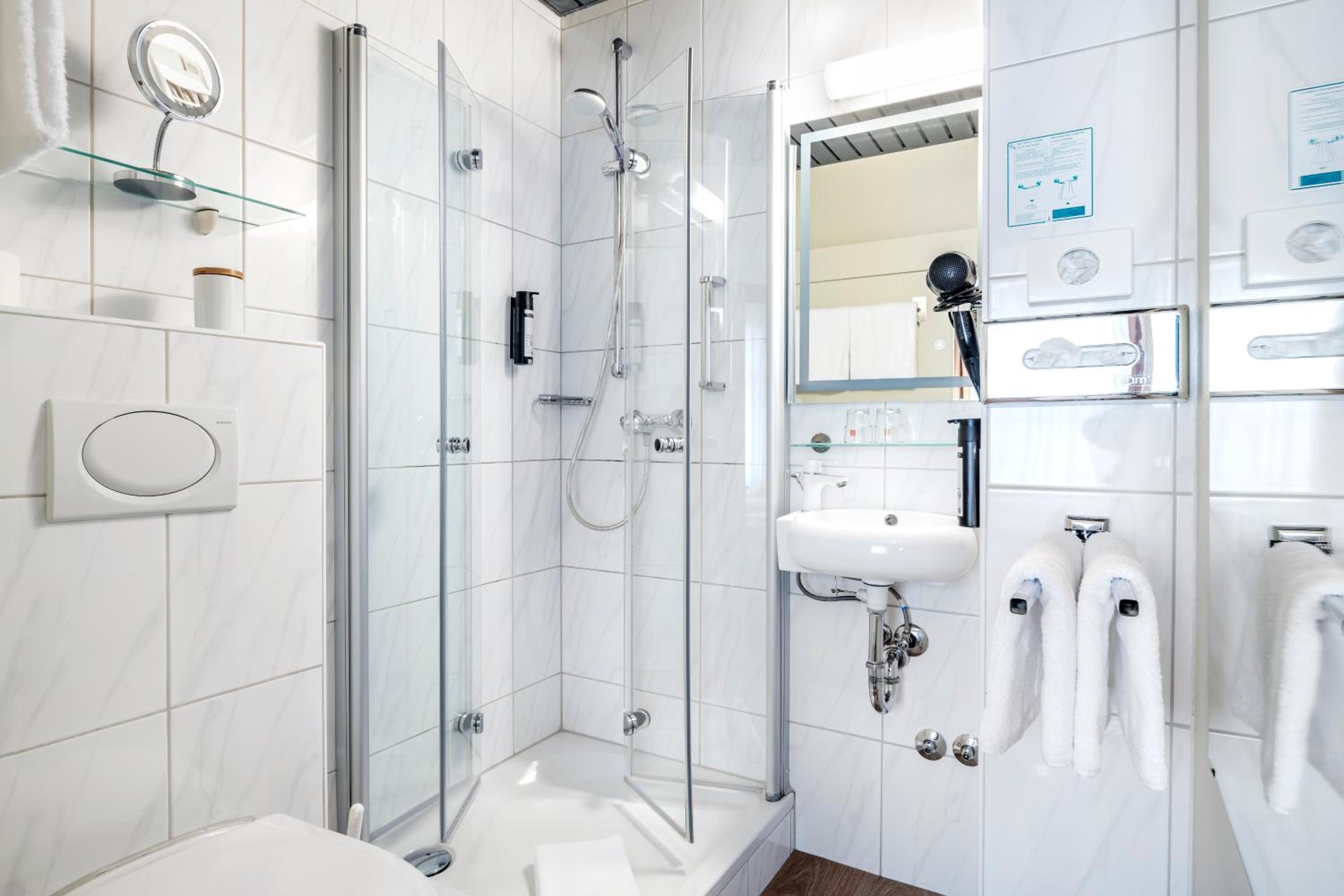 غرفة قياسية بسرير كينج، Hotel Wurzburger Hof 9/9