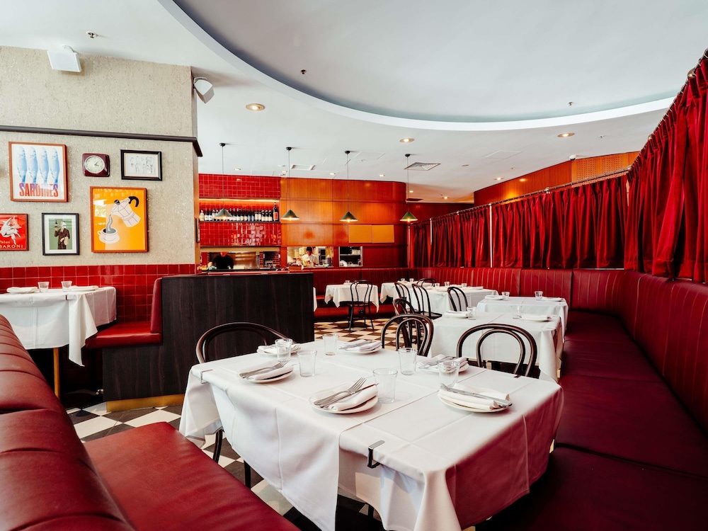 Mantra 2 Bond Street Sydney 52/62
