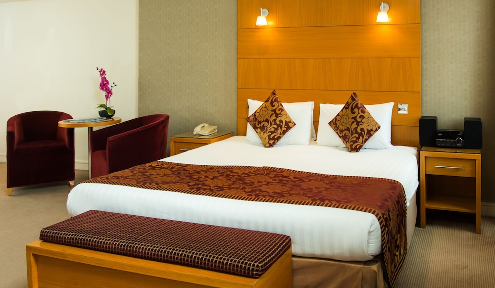 GRAND, DELUXE, DOUBLE BED