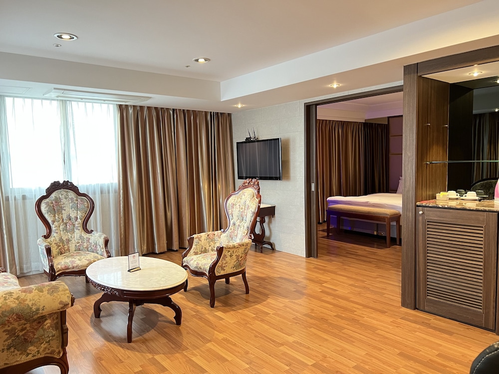 Hotel International 48/66