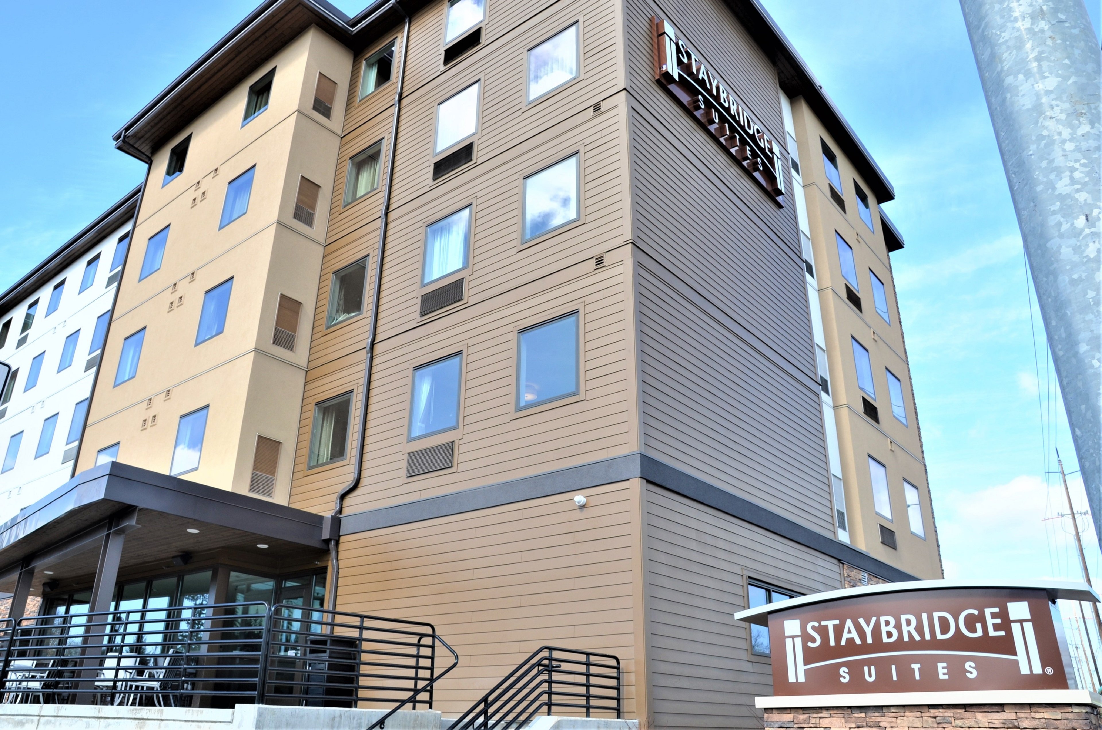 Staybridge Suites Hillsboro South 72/76