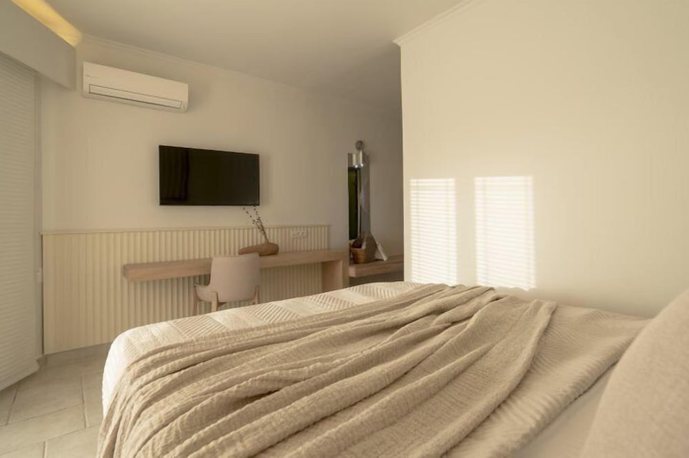 Arkadia Luxury Hotel Apartments 18/50