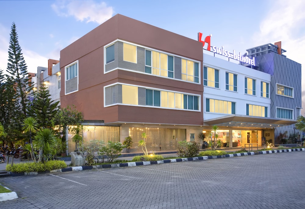 Swiss-Belhotel Kendari 5/70
