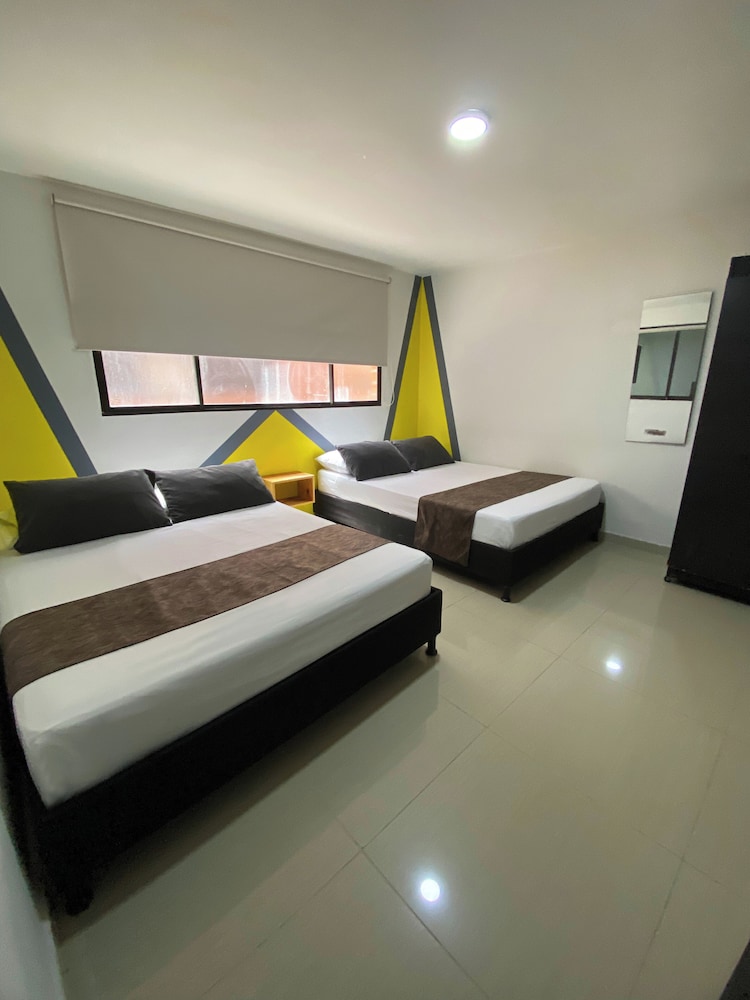 33Hotel 3/47