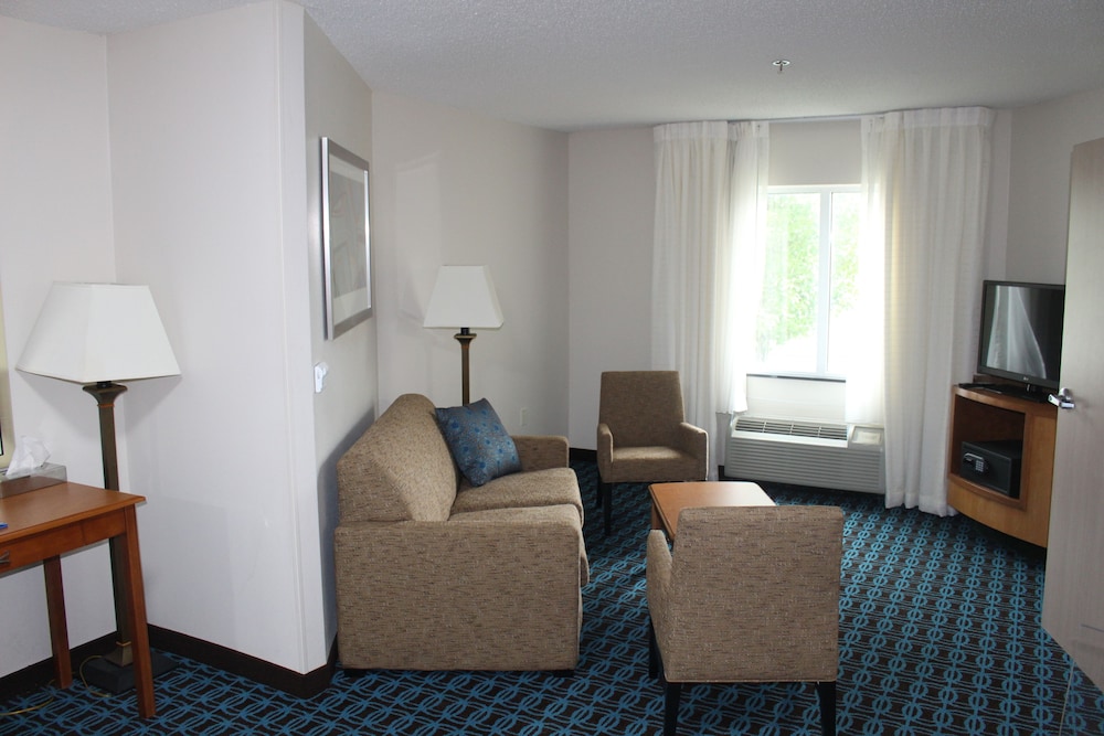 Fairfield Inn Suites Kansas City Liberty 21/40