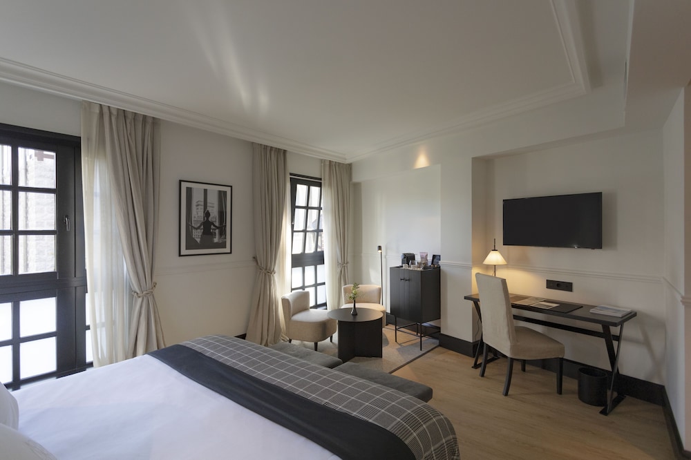 Executive, Twin Beds, Villa Soro 5/10