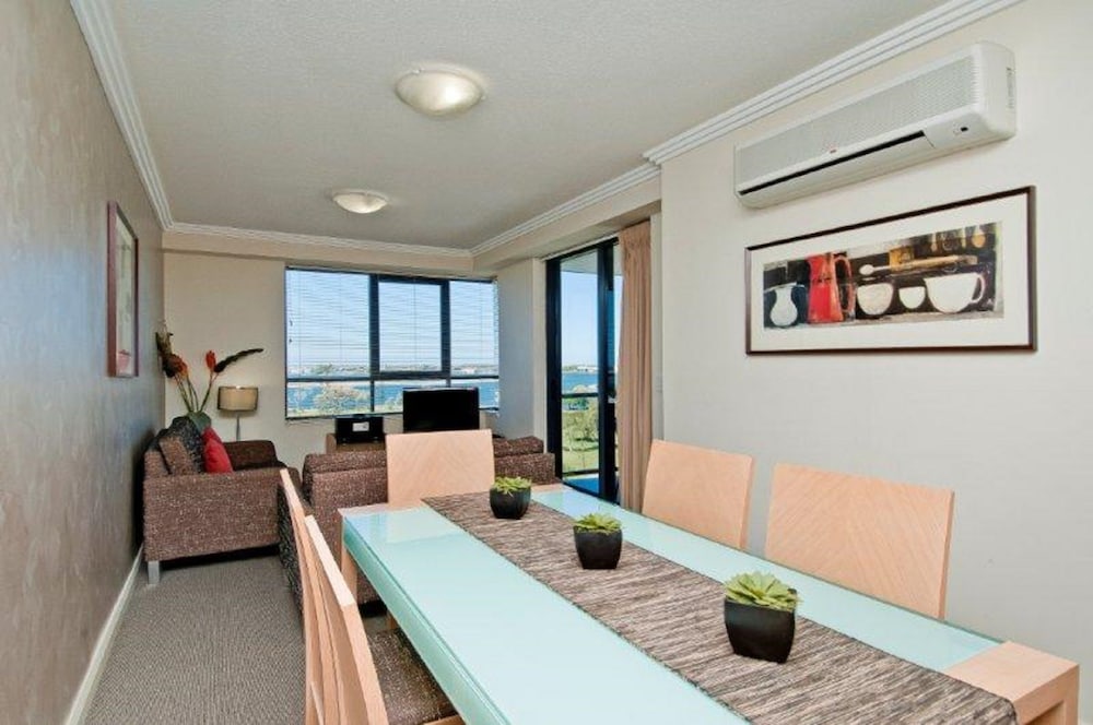 Aqualine Apartments 48/74