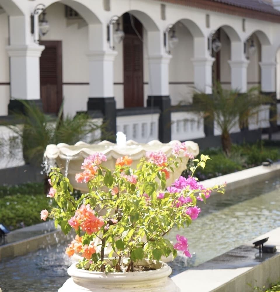 Daroessalam Hotel 39/49