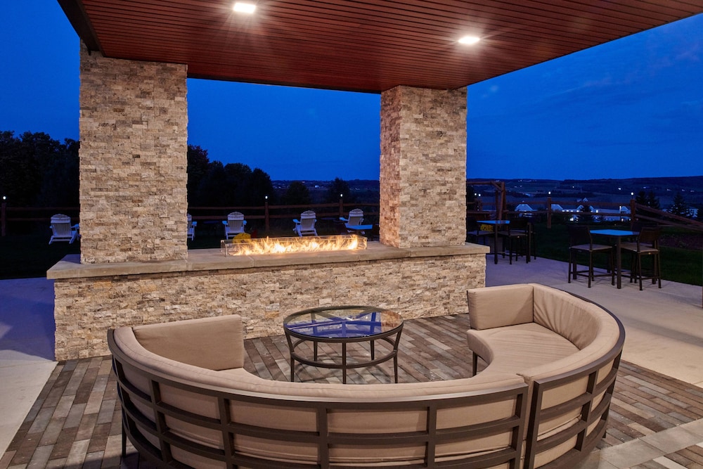 Courtyard Petoskey At Victories Square 50/65